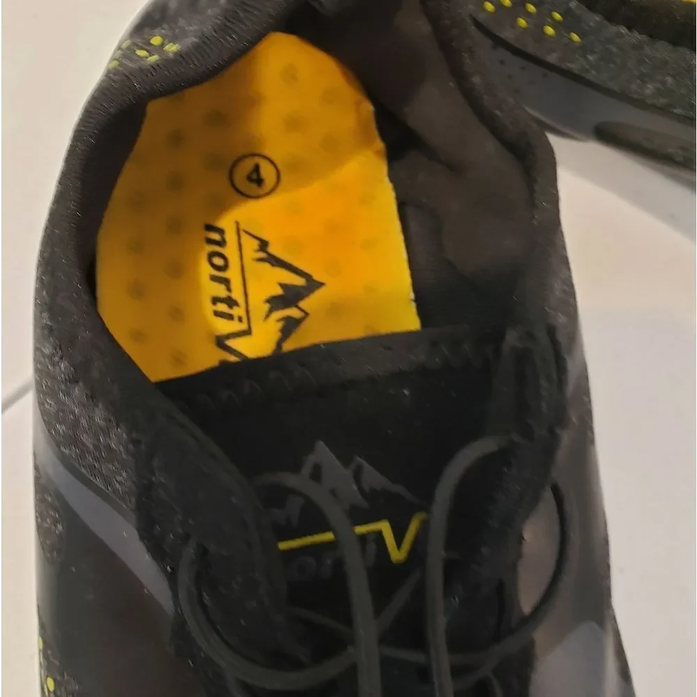 Norti V8 Athletic Shoes Size 4